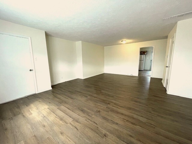 Living Rm Kitchen Doorway - 3304 Wood Valley Ct