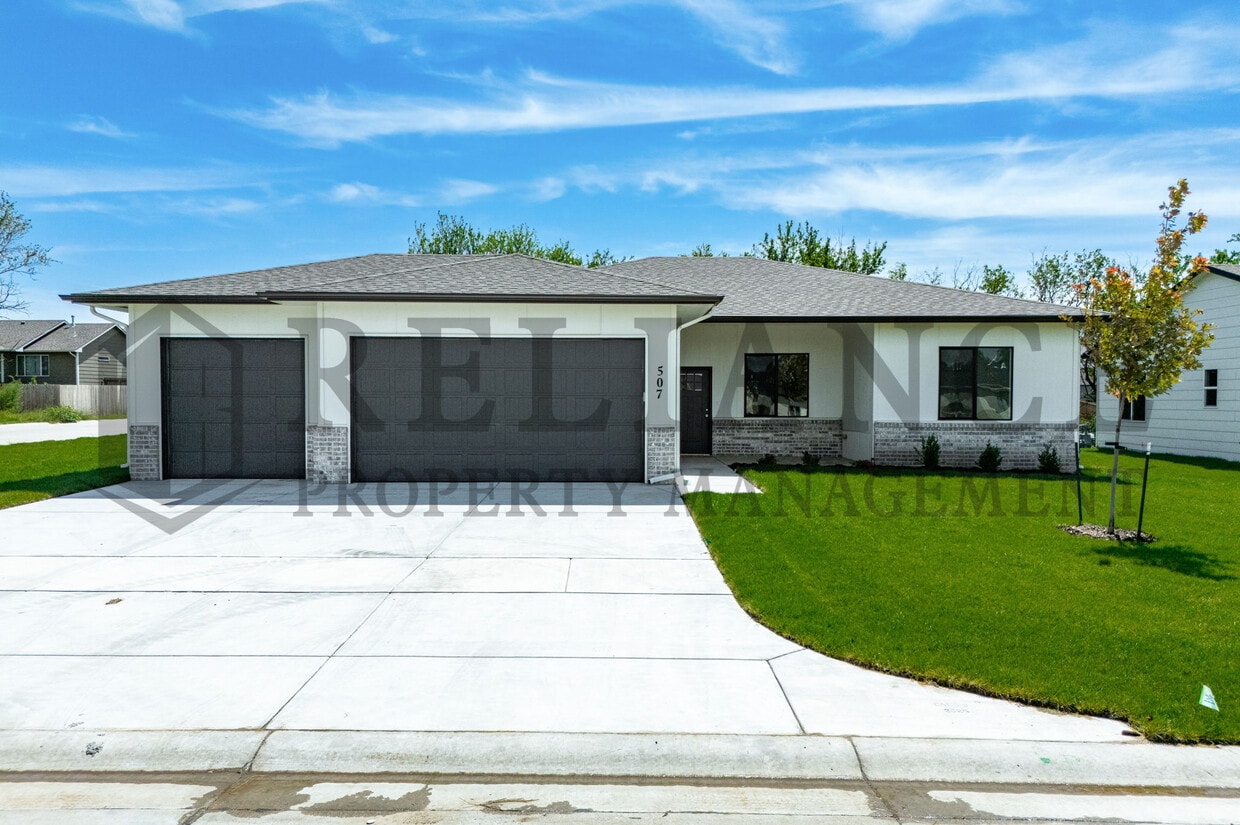 Foto principal - 601 Elmwood St