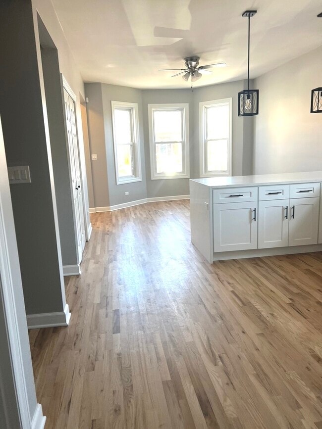 Foto del edificio - 7539 W 61st St