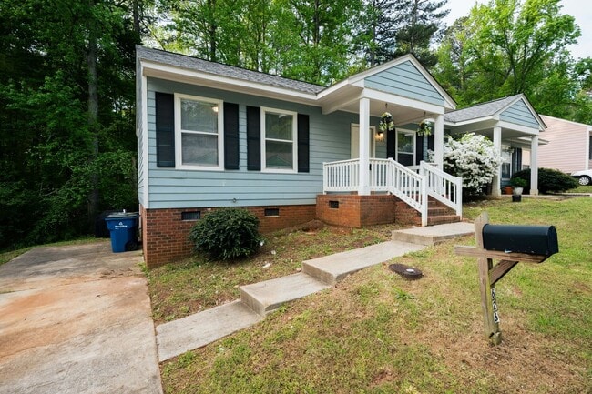 Building Photo - 616 Hilltop Dr