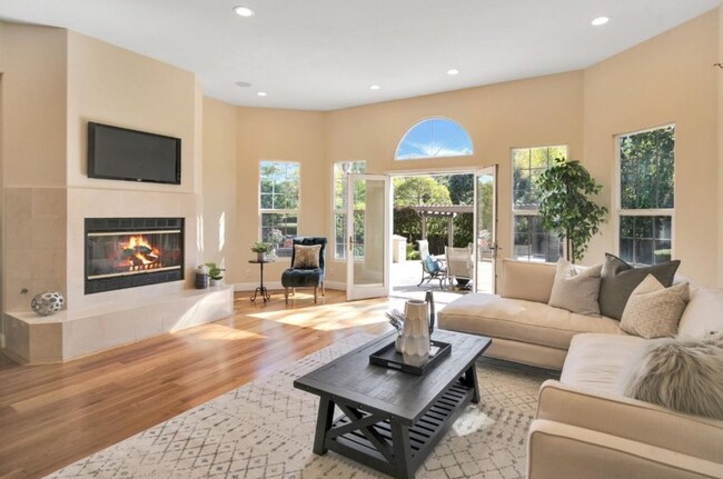 Foto del edificio - Gorgeous Monte Sereno Estate on Spacious Private Lot