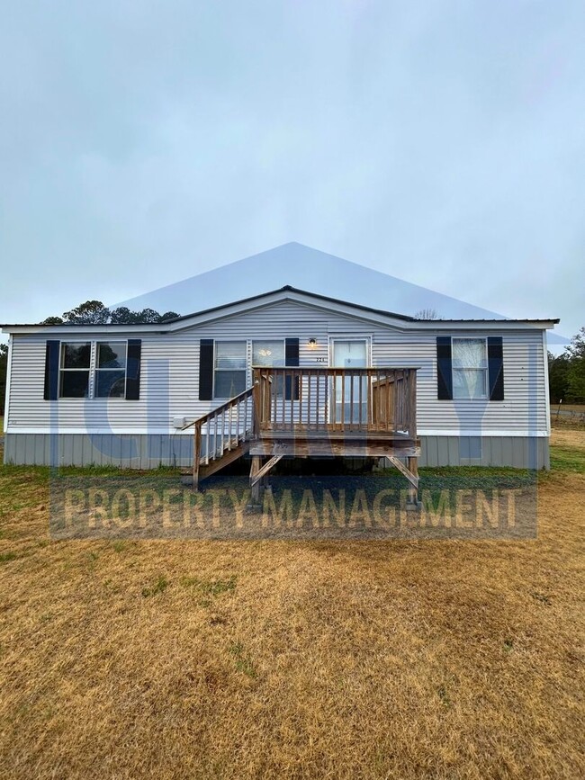 Building Photo - Three bedroom, single level home in Old Fo...