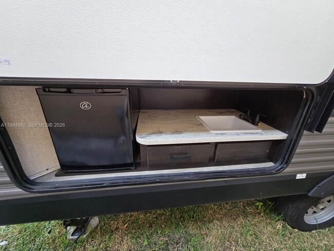 Foto del edificio - 604 SE 12th Ter