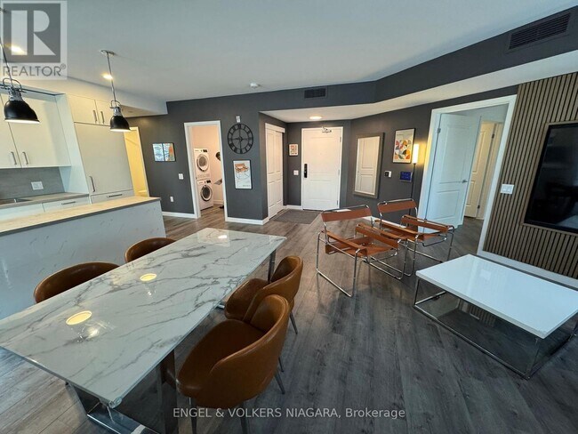 Photo du bâtiment - 7549-7549A Kalar Rd