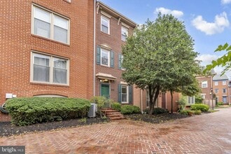 Building Photo - 520 Colecroft Ct