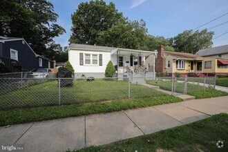 Building Photo - 32 Willis Ave
