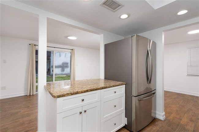 Foto del edificio - 22291 Westchester Blvd