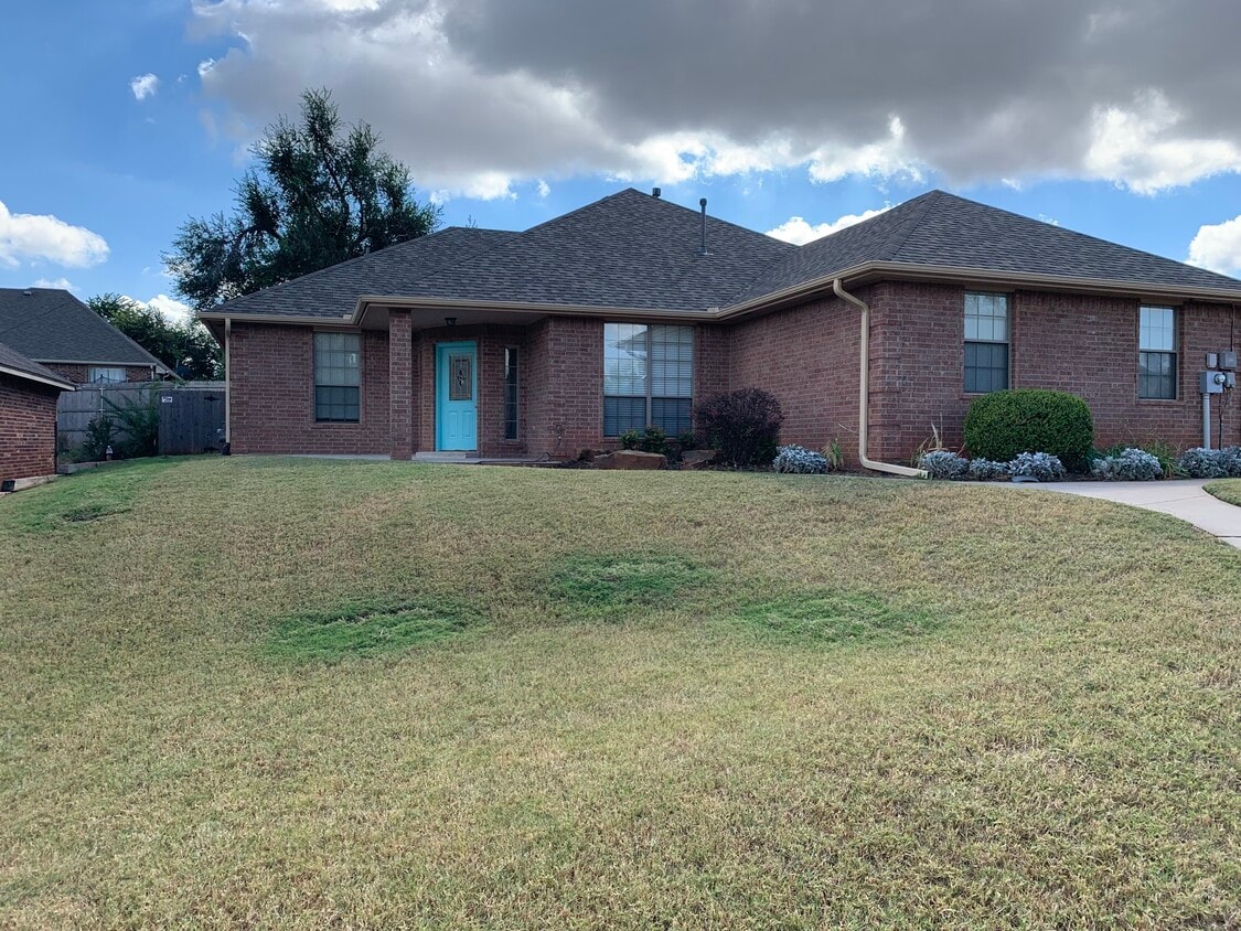 Primary Photo - 2116 Pine View Terrace