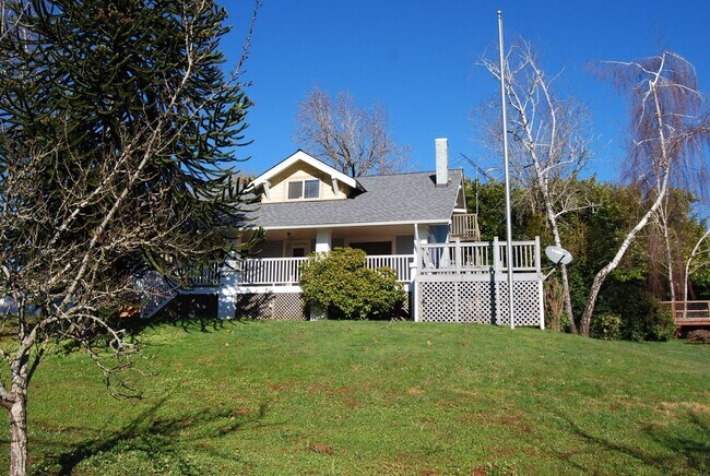 Foto del edificio - 3 Bedroom 3 Bath Homestead Dundee OR
