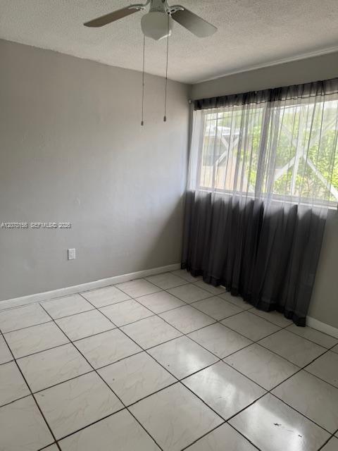 Foto del edificio - 927 NW 7th Ct