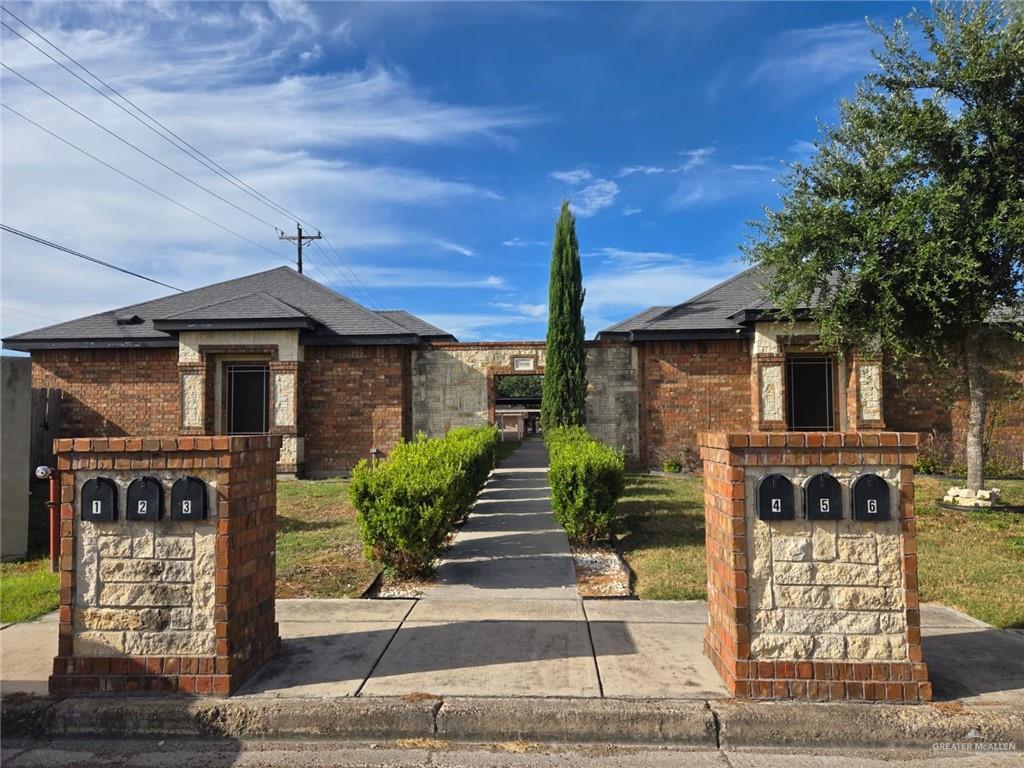 Foto principal - 3606 W Sarah Evans St