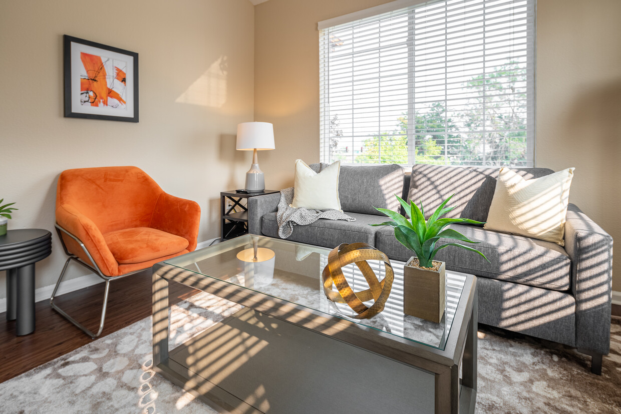 Foto principal - 10550 E Iowa Ave