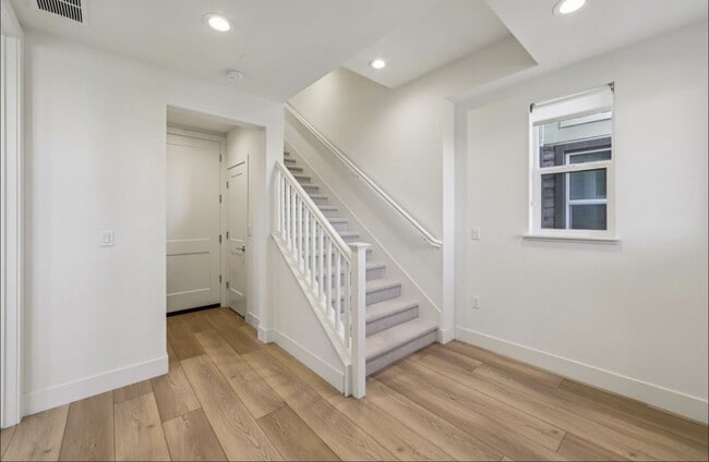 Building Photo - 1106 Mateo Miller Cir