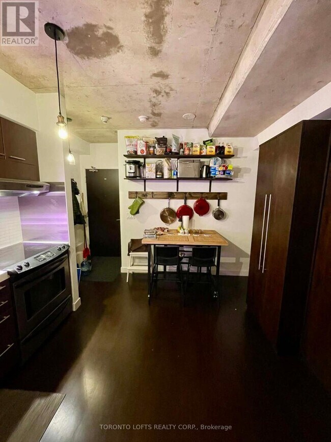 Building Photo - 55 Stewart St