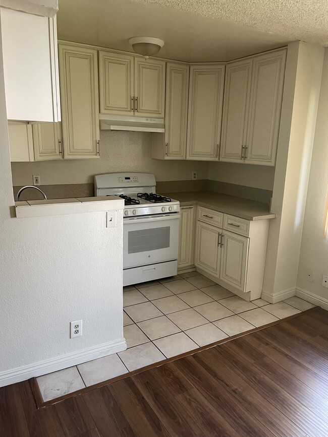 Kitchen # 213 - 2218 Yosemite Dr.