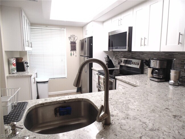 Building Photo - 5445 Peppertree Dr