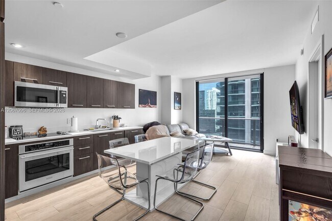 Foto del edificio - 55 SW 9th St