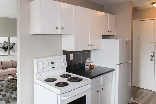 Building Photo - Rosslyn Apartments