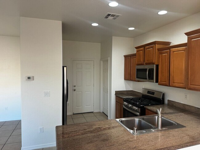 Building Photo - Aliante Home for Rent - 3 Bed, 2.5 Bath with 2 Car Garage