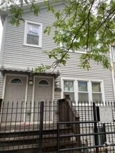 Building Photo - 1836 S Laflin St