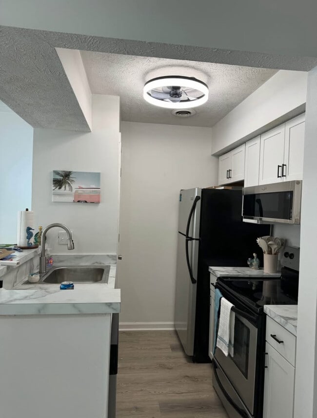 Foto del edificio - 4710 Cobblestone Dr