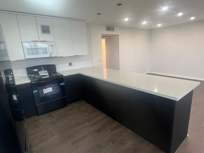Foto del edificio - 13455 SW 9th Ct