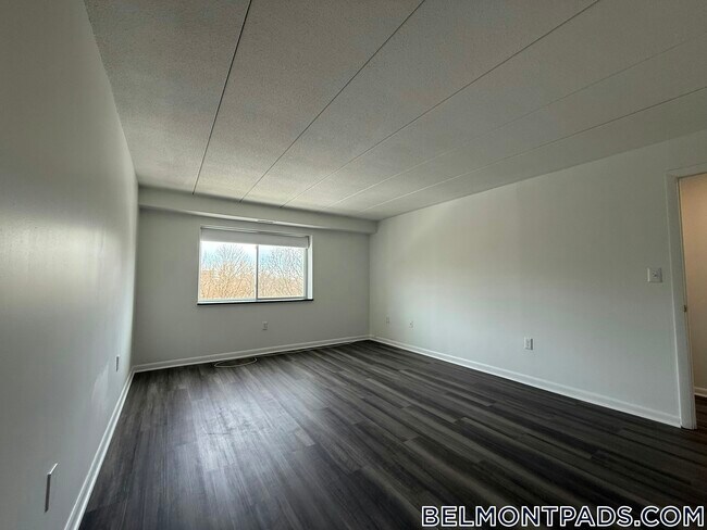 Foto del edificio - 55 Hill Rd