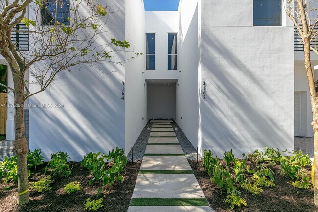 Foto del edificio - 3164 Plaza St