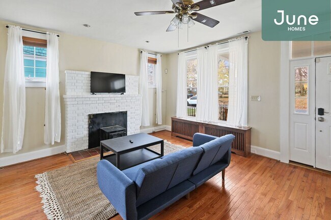 Building Photo - Twin room in 5-bed/3.0-bath Home