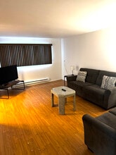 Building Photo - 37 Moore St