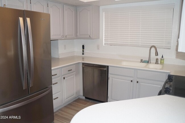 Building Photo - 5756 W Del Rio St