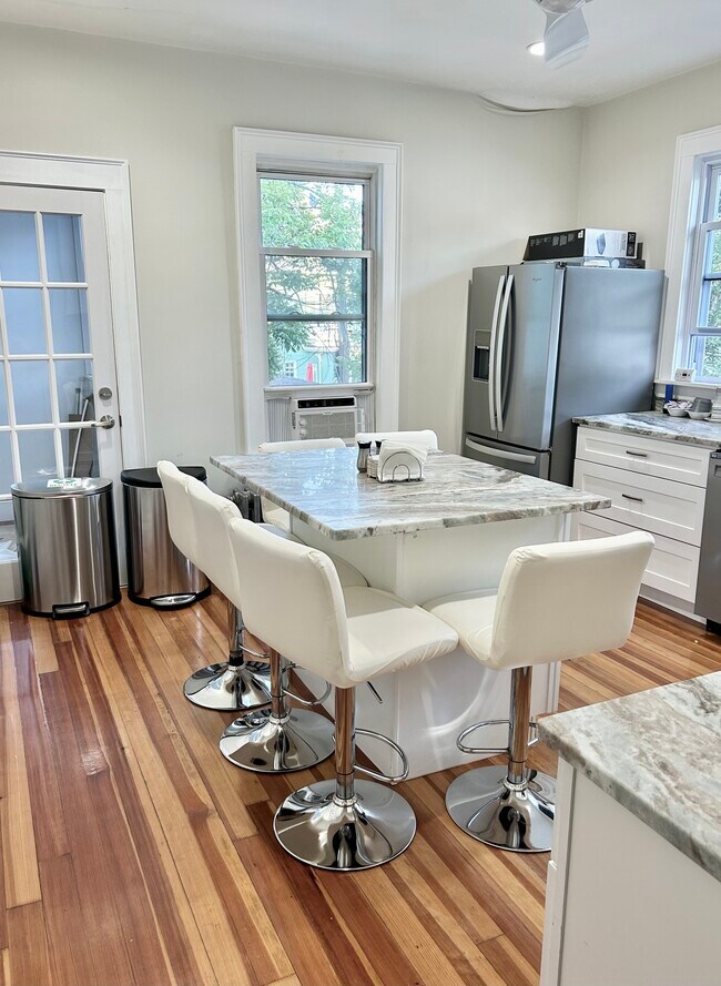 Kitchen - 51 Hazelton St