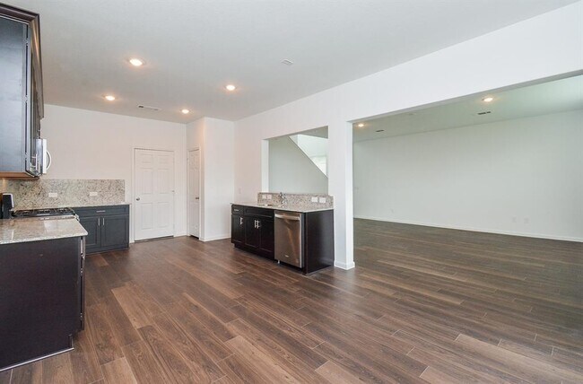 Foto del edificio - 7322 Madison Cmns Ln
