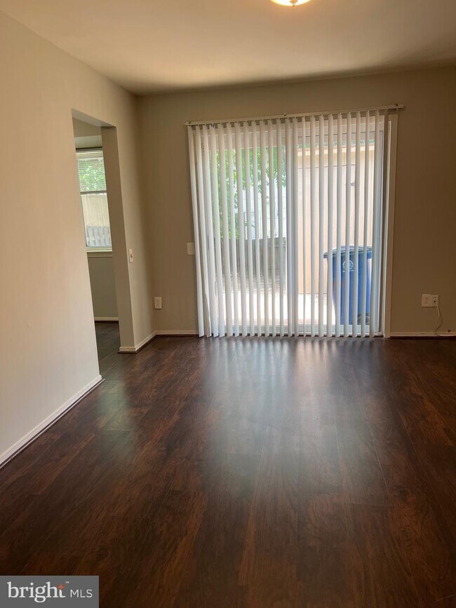 Building Photo - 9633 Marston Ln