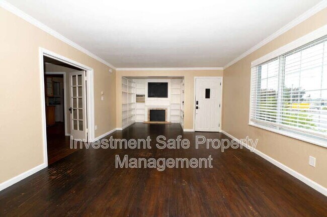 Building Photo - 4982 Baltimore Dr
