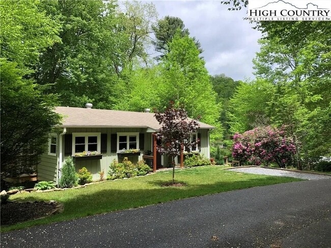 Photo - 162 Horseshoe Dr House