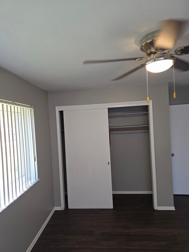 Dormitorio - 5421 Bermuda Dr