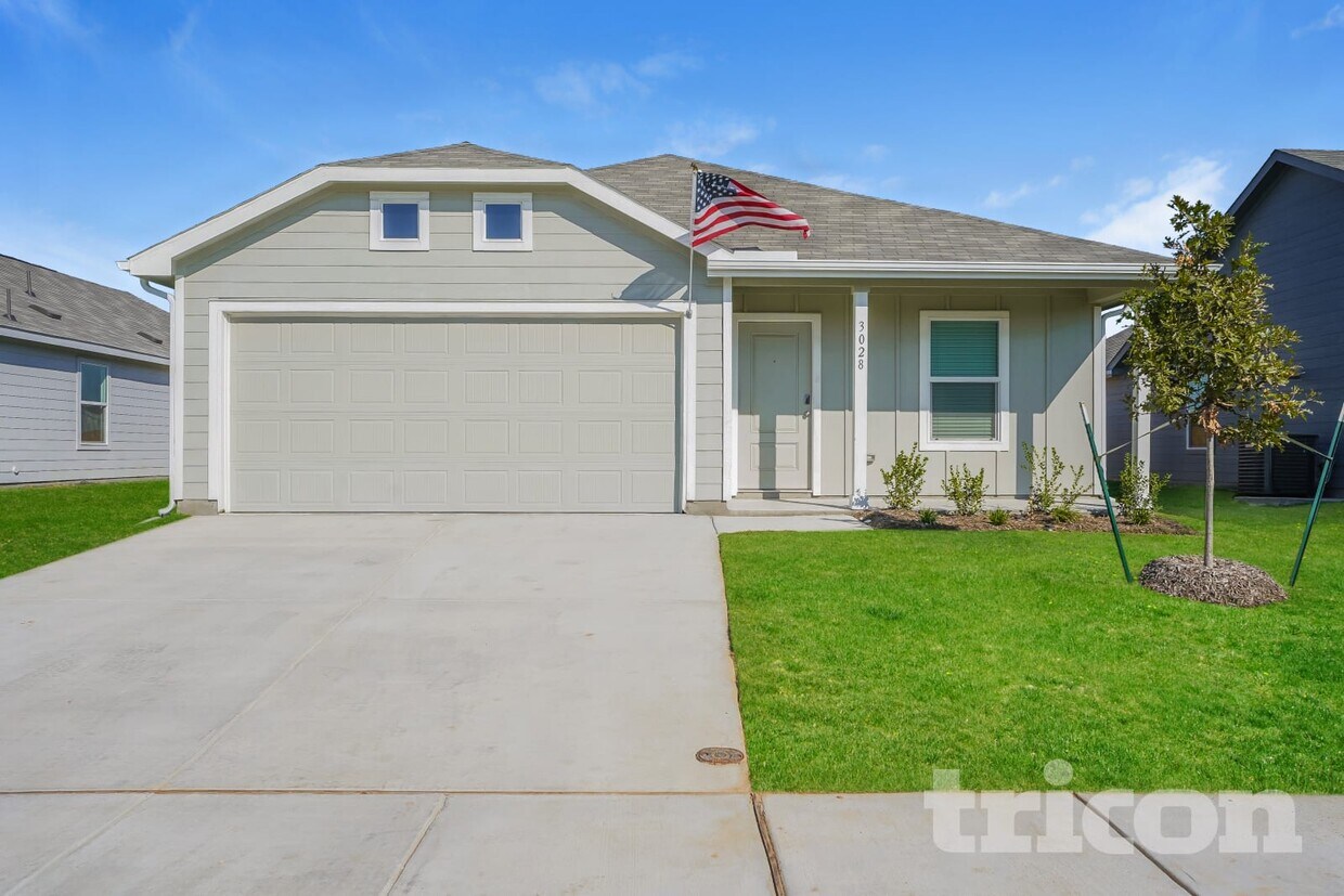 Primary Photo - 3028 Yellow Pne Ave