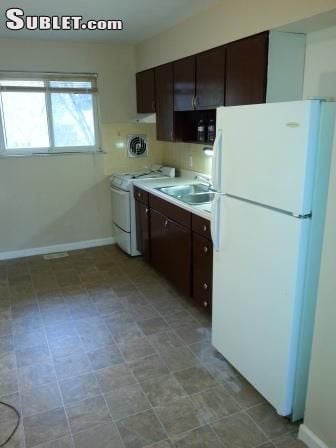 Building Photo - 10105 Douglas Ct