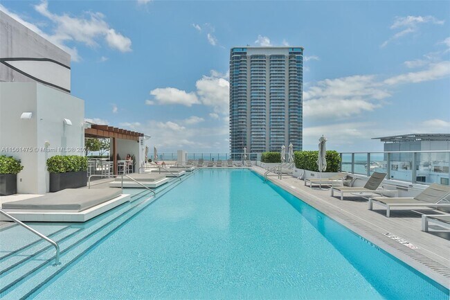Foto del edificio - 1010 Brickell Ave