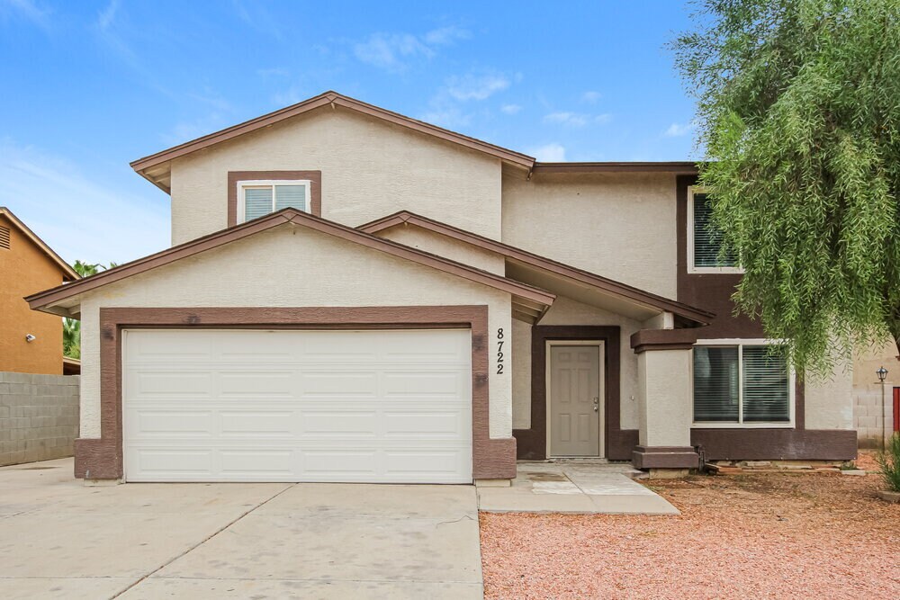 Foto principal - 8722 W Vernon Ave