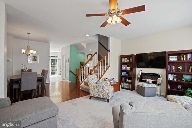 Building Photo - 23450 Dahlia Cir