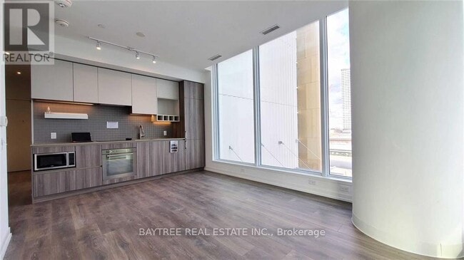 Photo du bâtiment - 5 Buttermill Ave.