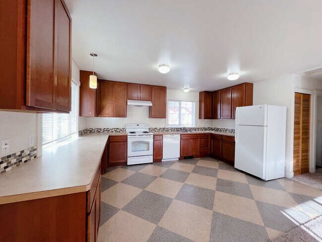 Foto del edificio - 3-Bedroom Duplex Just Blocks from WWU