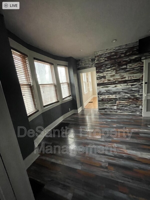 Building Photo - 1641 Suburban Ave