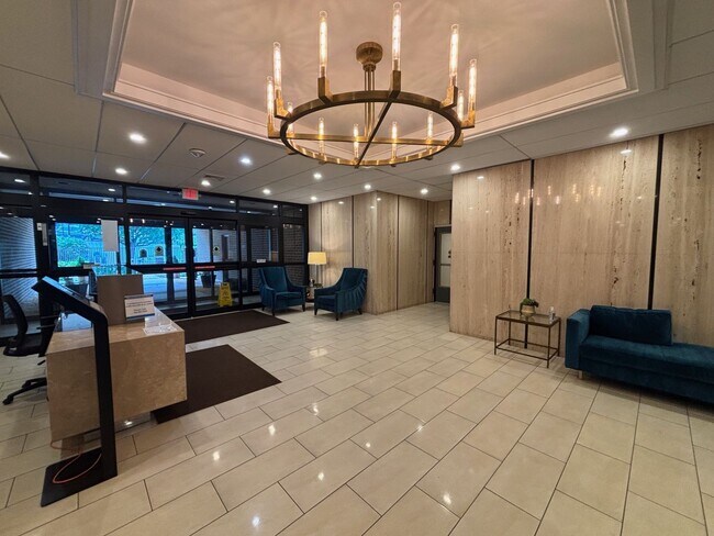 Foto del edificio - 6101 Edsall Rd