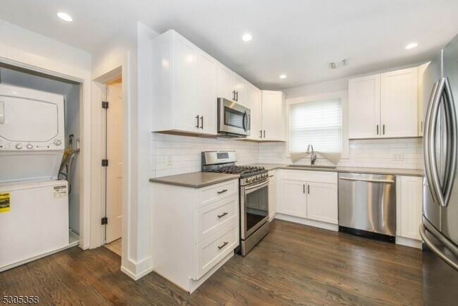 Foto del edificio - 266 Elmwood Ave