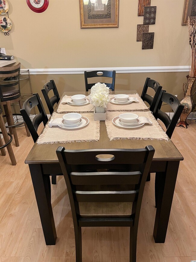 Foto del edificio - 4880 Dahlia Ct