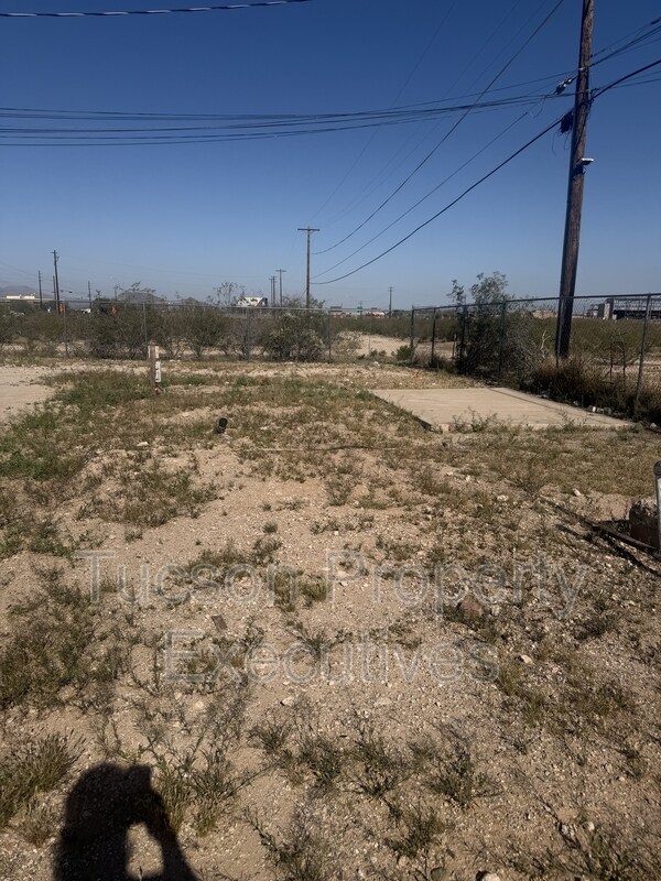 Building Photo - 1951 E Benson Hwy