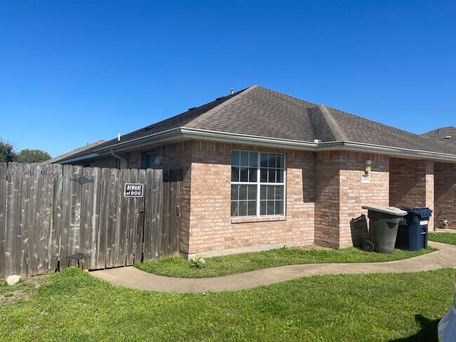 Foto del edificio - College Station - 3 bedroom / 2 bath / Dup...
